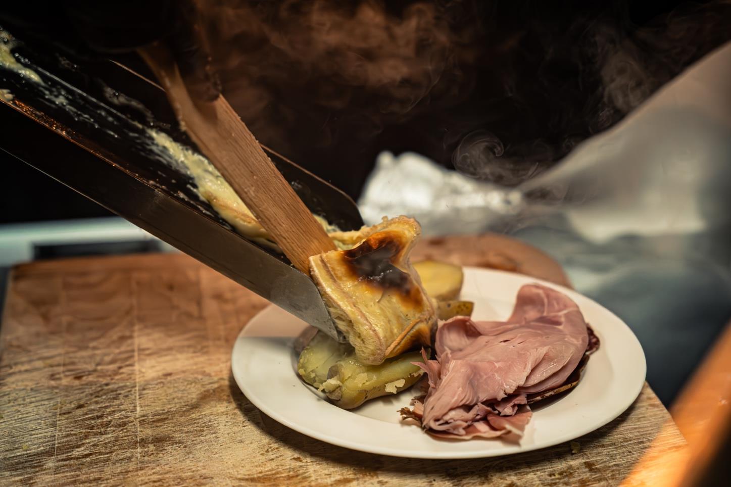 Raclette servie à L'Express